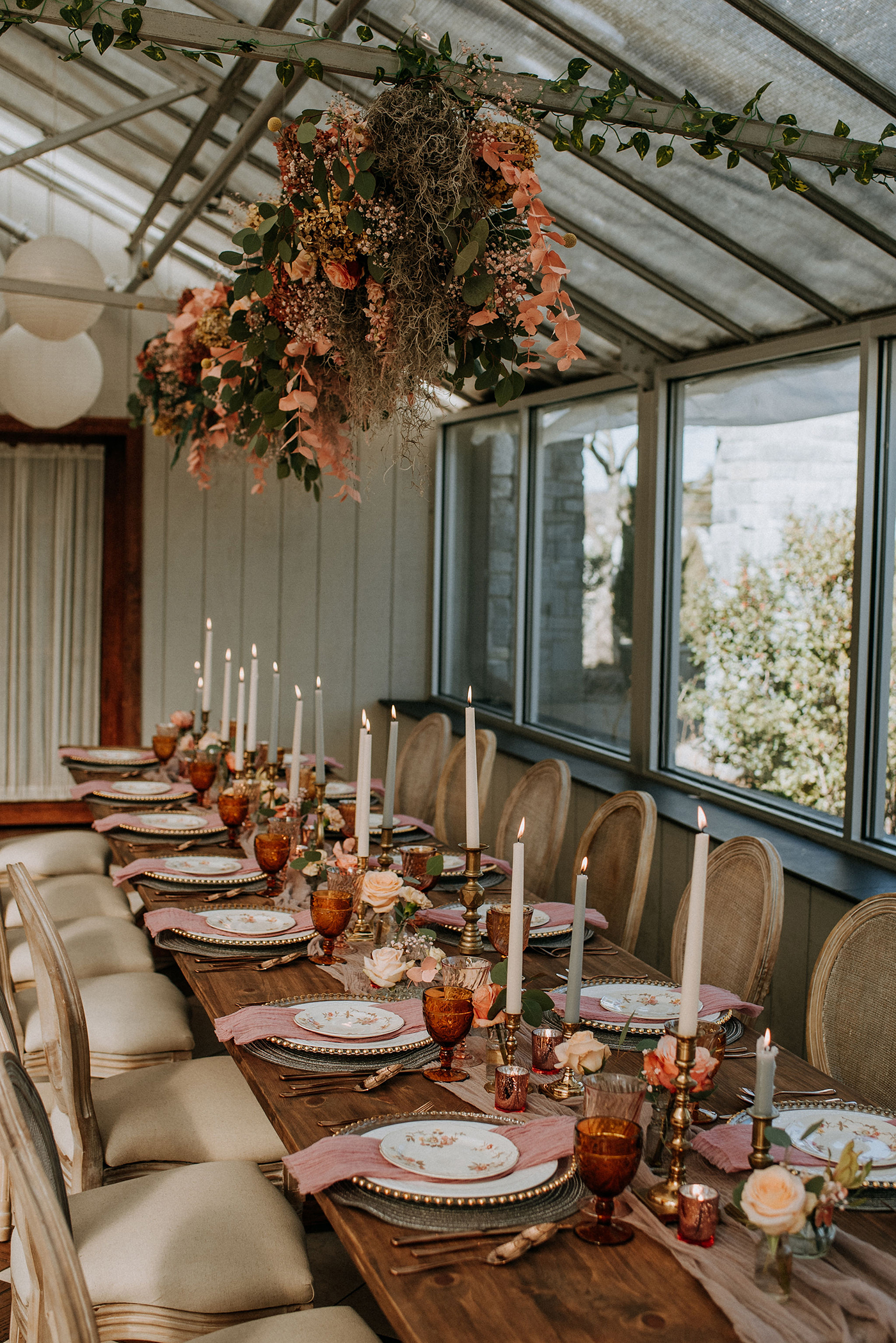 Modern floral tablescape wedding reception decor