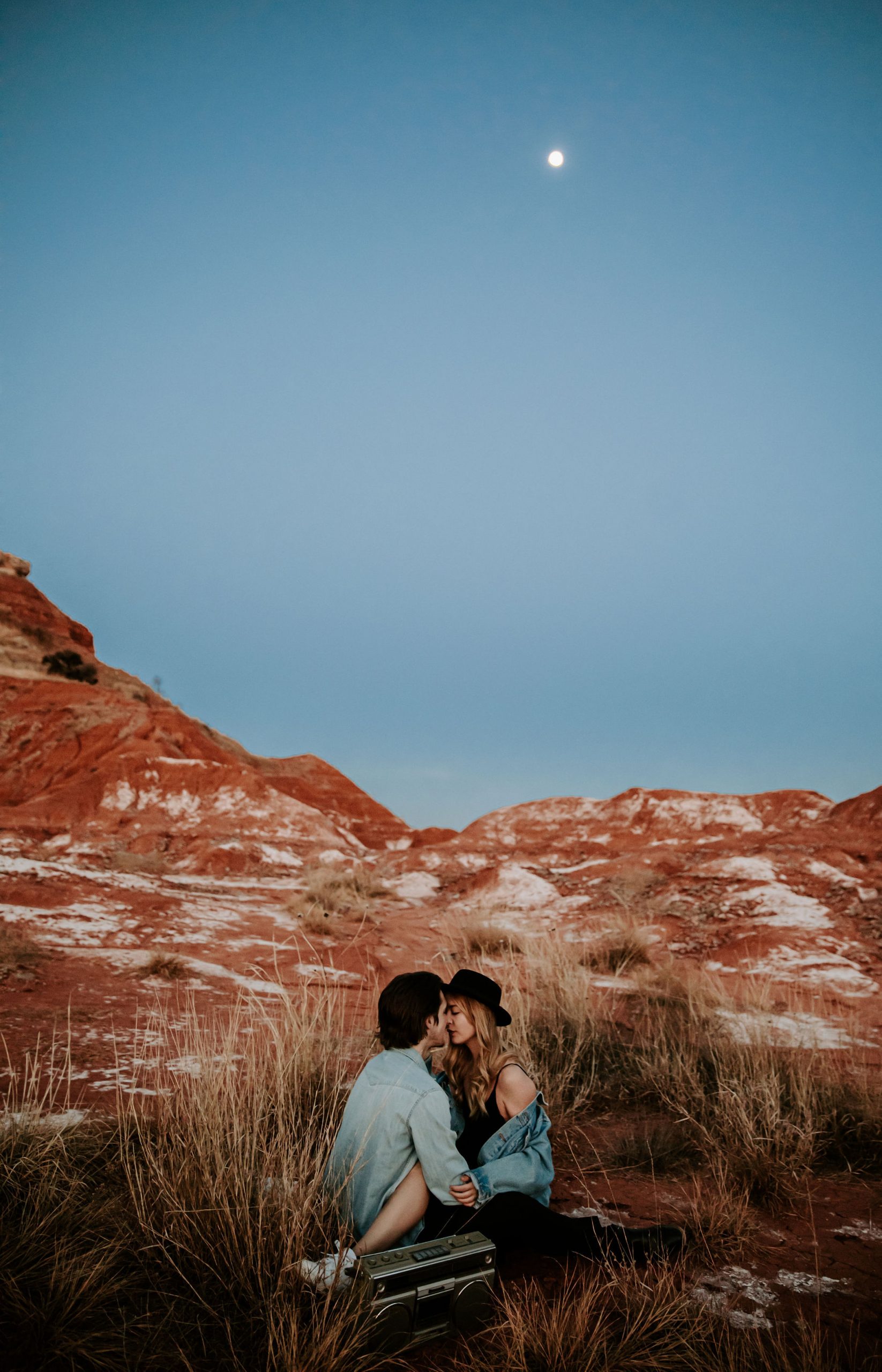 A Romantic Mountainside Styled Couples Session