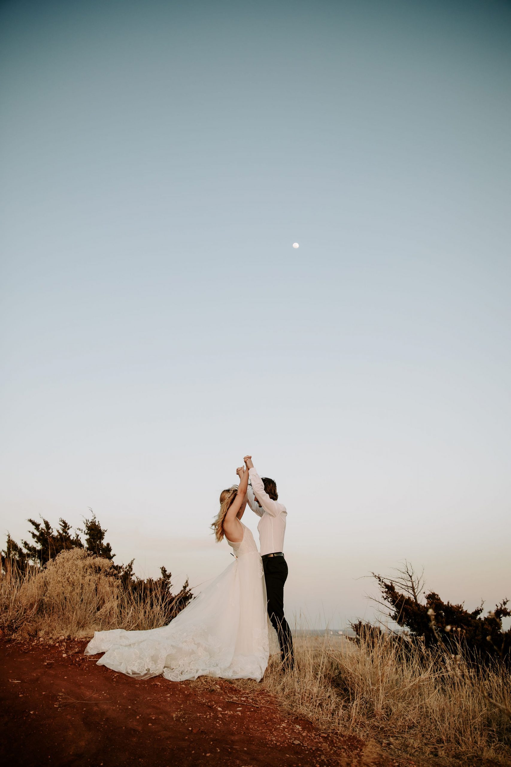 A Romantic Mountainside Styled Couples Session