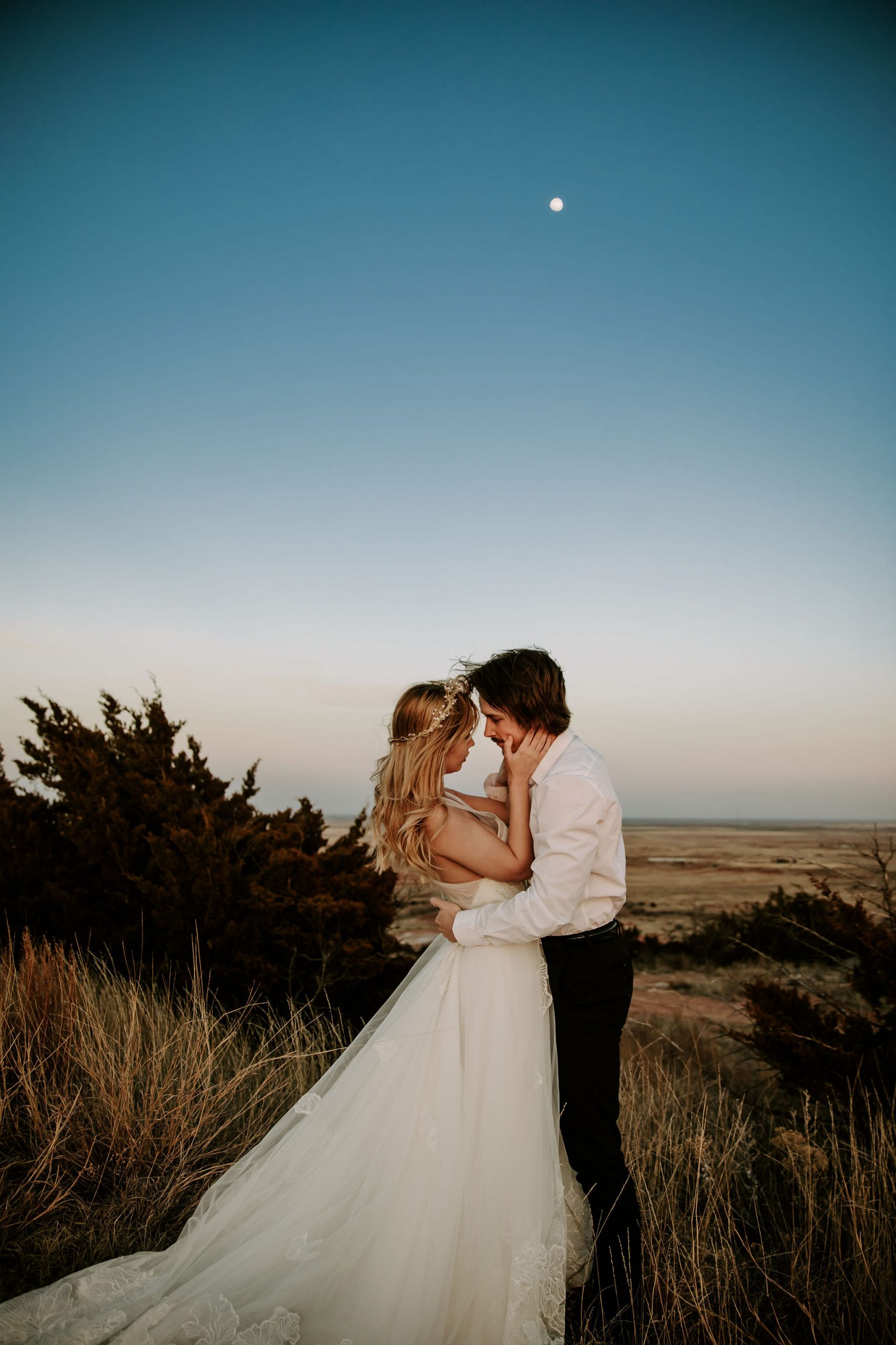 A Romantic Mountainside Styled Couples Session