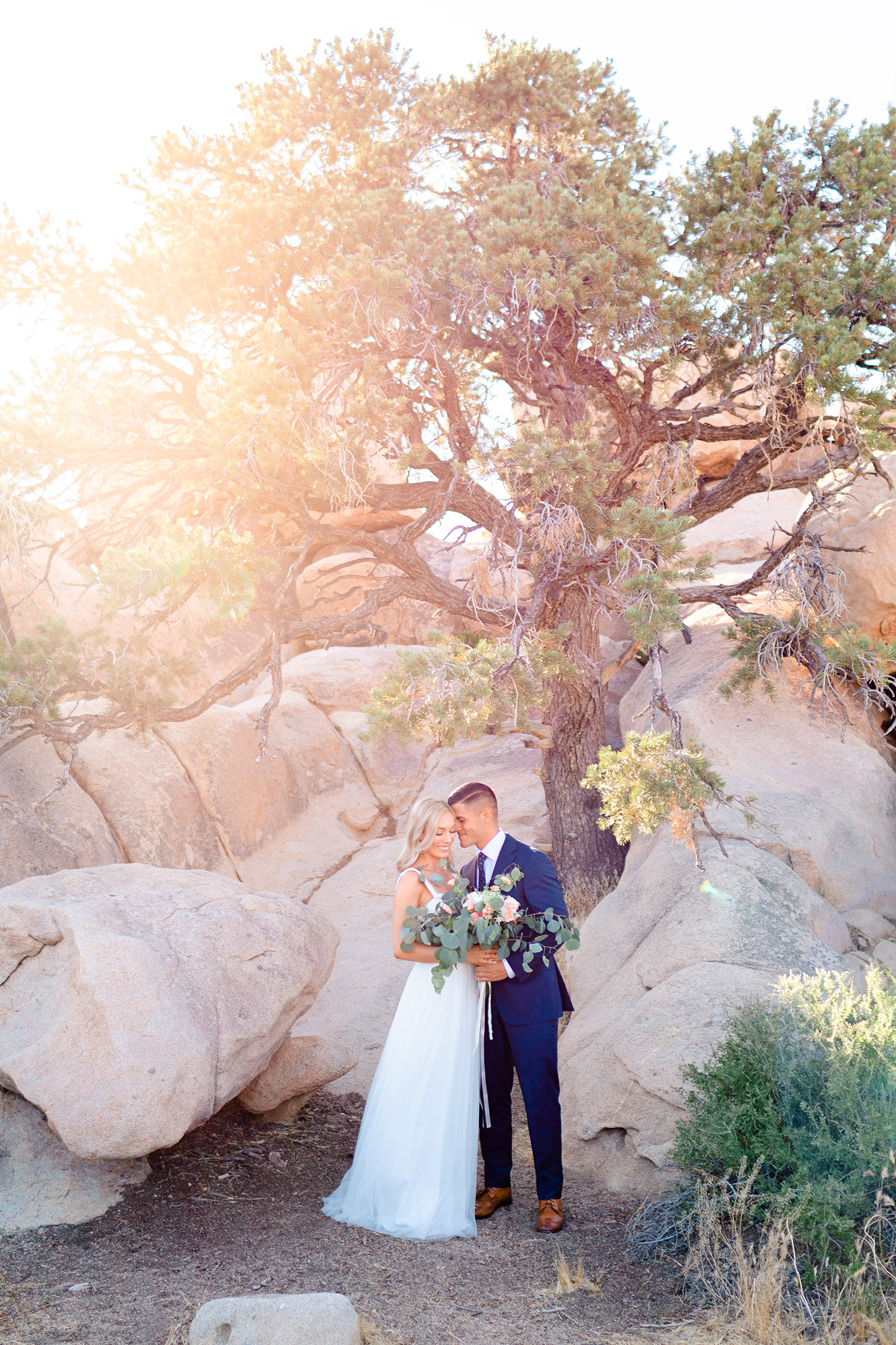 A Romantic Sunset Elopement In Joshua Tree Savannah Michelle Photos Something Blue Weddings