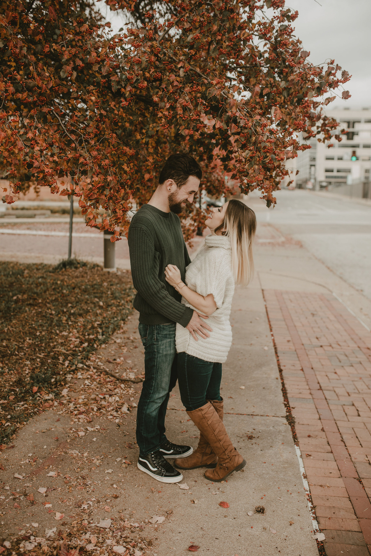 Davenport Iowa Fall Autumn Engagement Session Amelia Charleen Photo Something Blue Weddings Blog