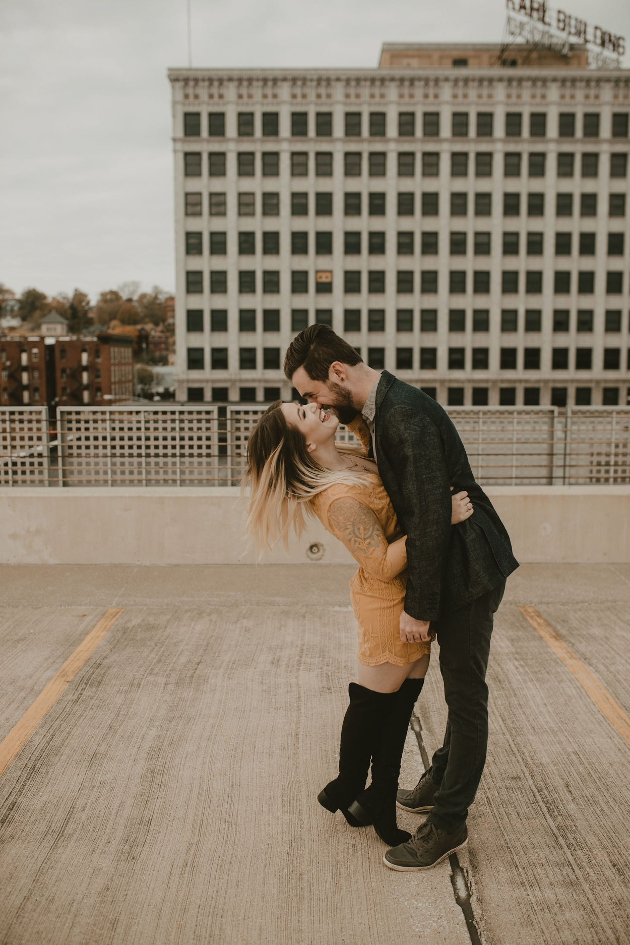 Davenport Iowa Fall Autumn Engagement Session Amelia Charleen Photo Something Blue Weddings Blog