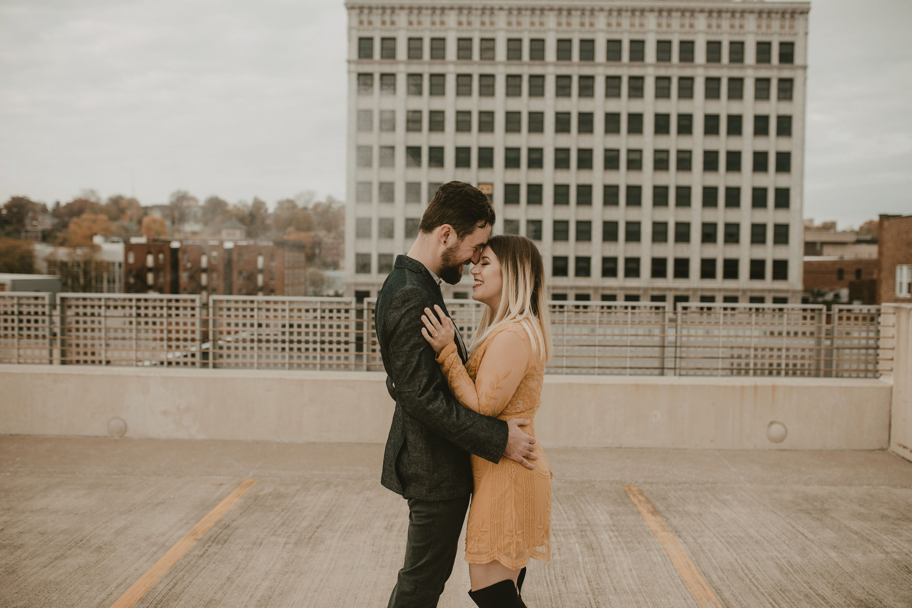 Davenport Iowa Fall Autumn Engagement Session Amelia Charleen Photo Something Blue Weddings Blog