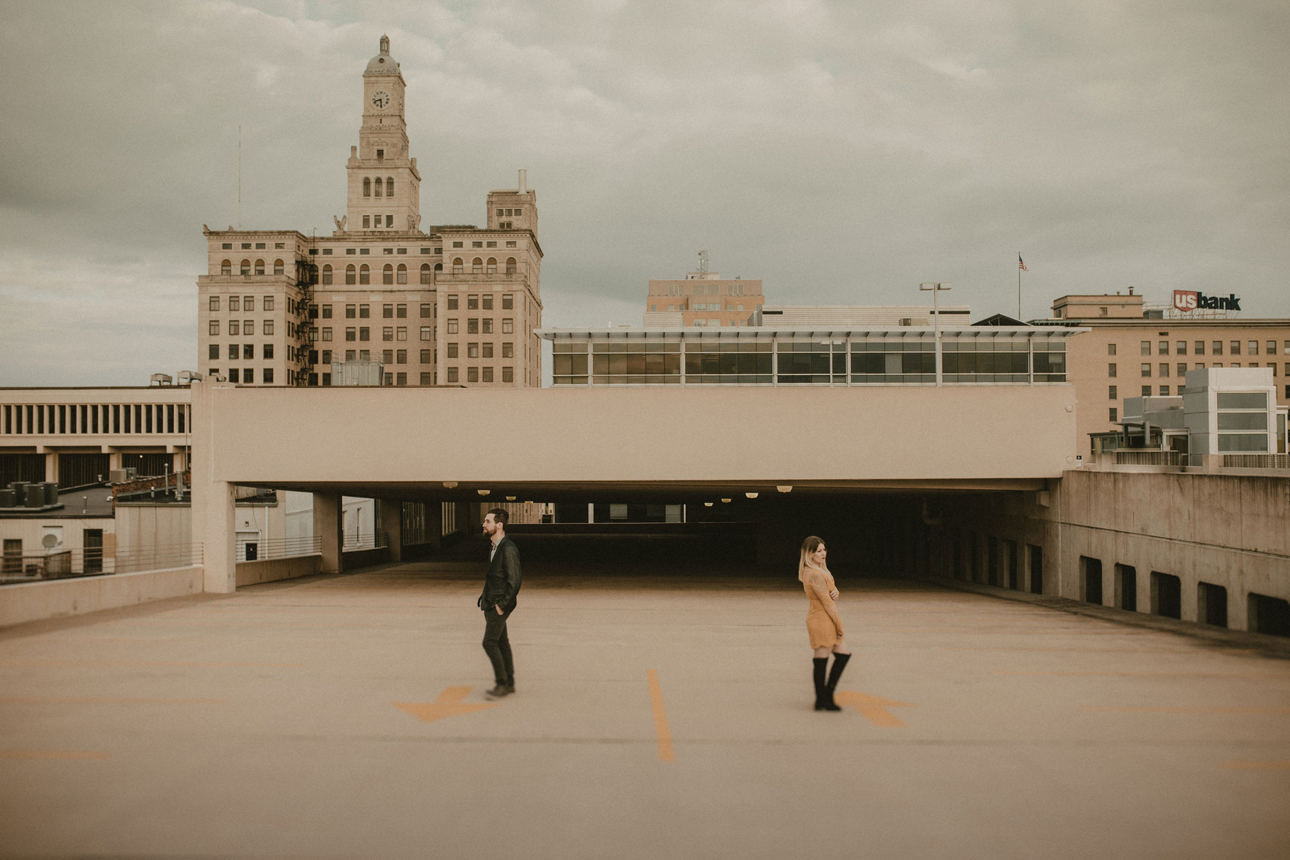 Davenport Iowa Fall Autumn Engagement Session Amelia Charleen Photo Something Blue Weddings Blog