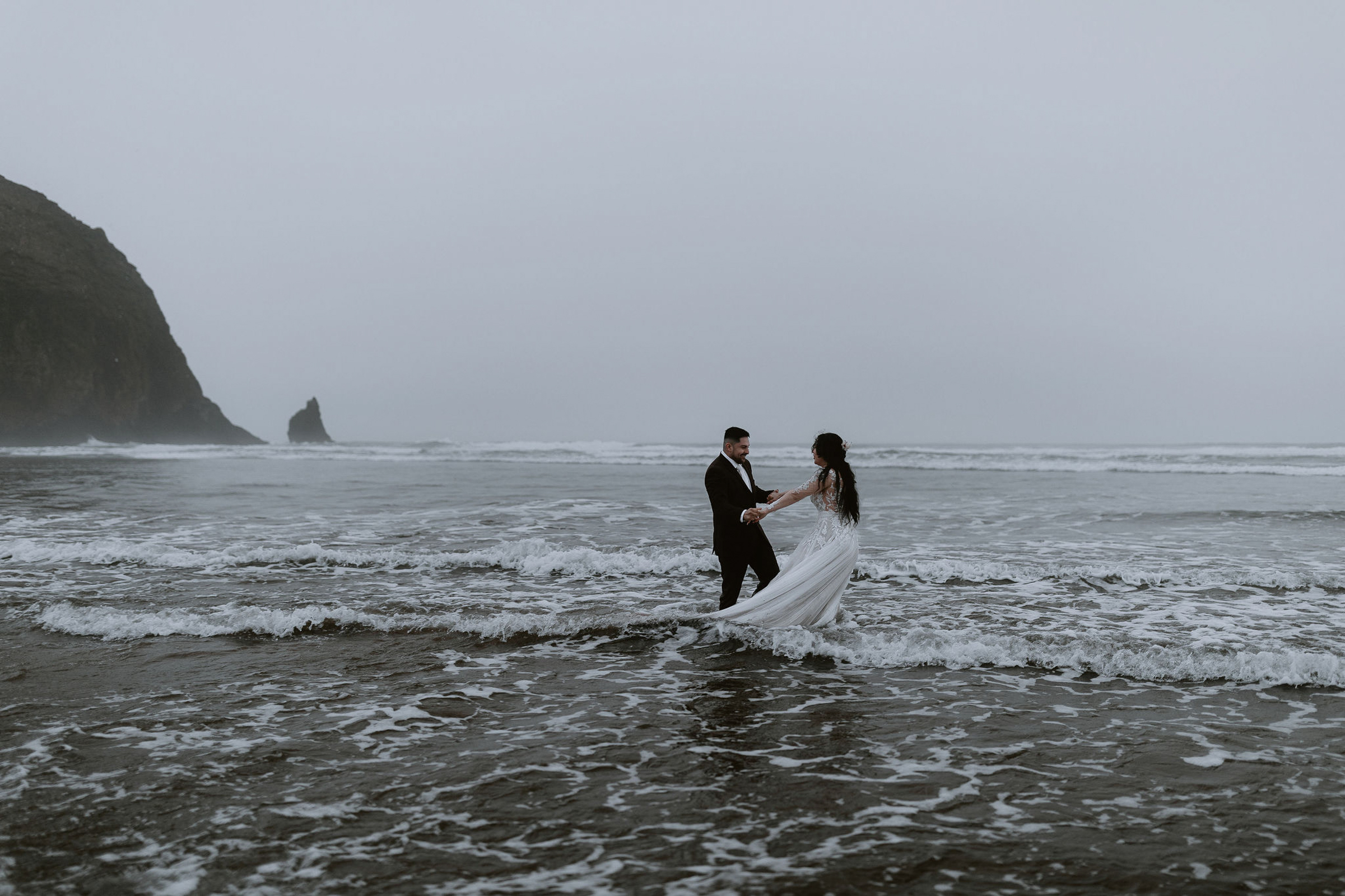 Canon-Beach-Oregon-Elopement-PNW-Elopement-Destination-Wedding