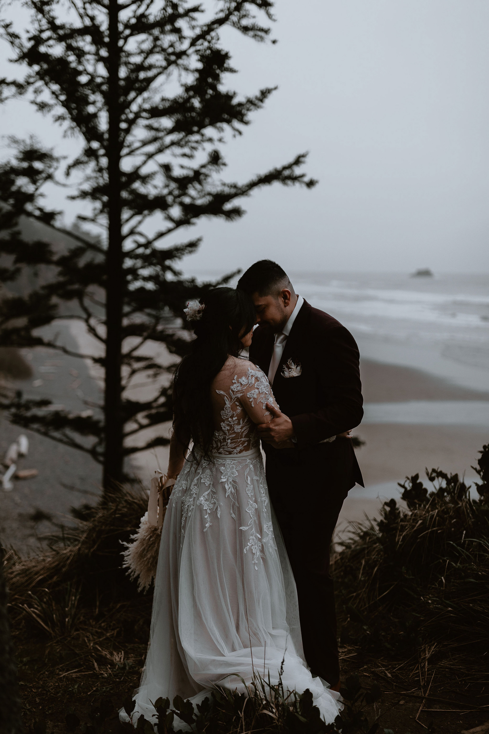 Canon-Beach-Oregon-Elopement-PNW-Elopement-Destination-Wedding