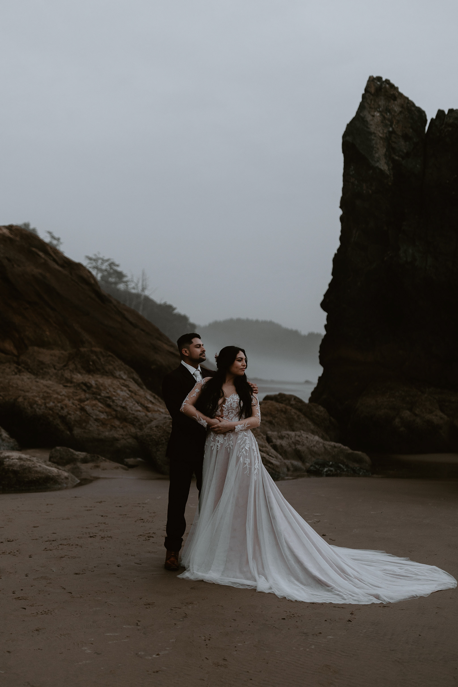 Canon-Beach-Oregon-Elopement-PNW-Elopement-Destination-Wedding 
